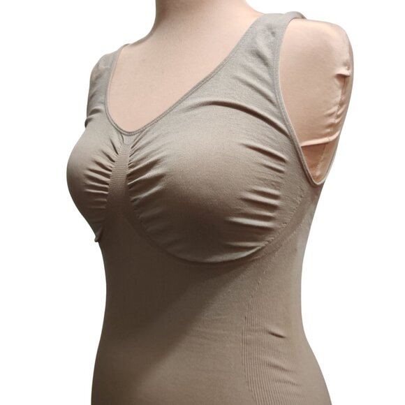 Shapewear 2X Womens Plus Size Tank Top Beige Seamless Compression Tummy Control - Picture 3 of 9